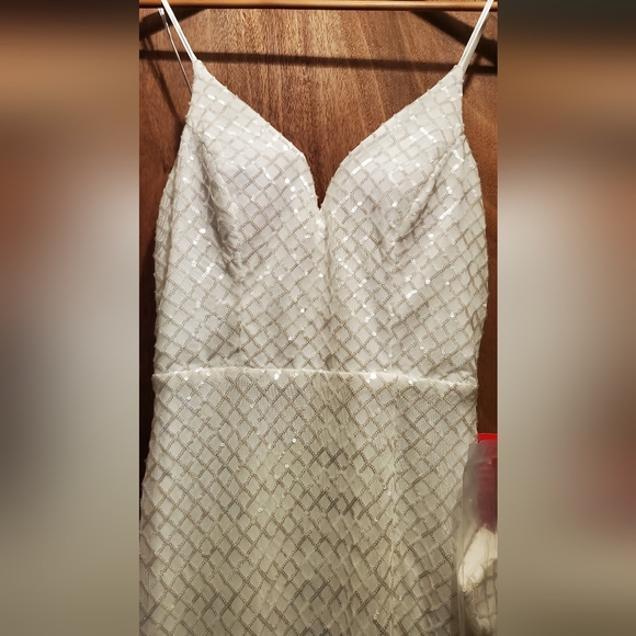 White B. Smart Elegant Sequin Dress - Picture 6 of 8